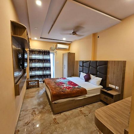 Hotel Aditya Inn Waranasi Zewnętrze zdjęcie