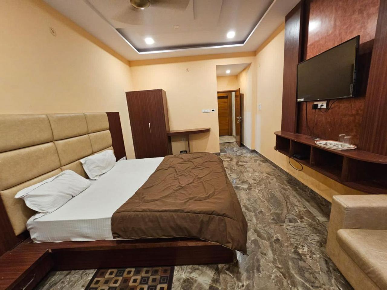Hotel Aditya Inn Waranasi Zewnętrze zdjęcie